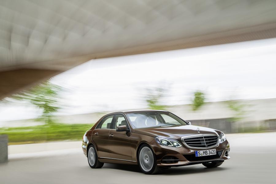 Mercedes-Benz E300 BlueTEC Hybrid 2013 года  (фото 29 из 30)